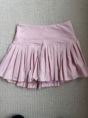 Gold Hinge Almond Blossom Pleated Tennis Skirt